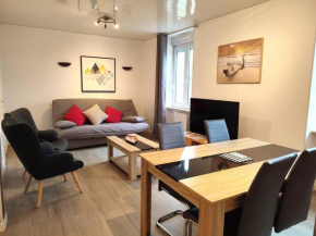 Appartement central à Trébeurden, 500m plage, proche commerces, 2 chambres, 3 salles d'eau - FR-1-368-308